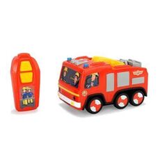 סמי הכבאי כבאית יופיטר עם שלט אינפרא אדום