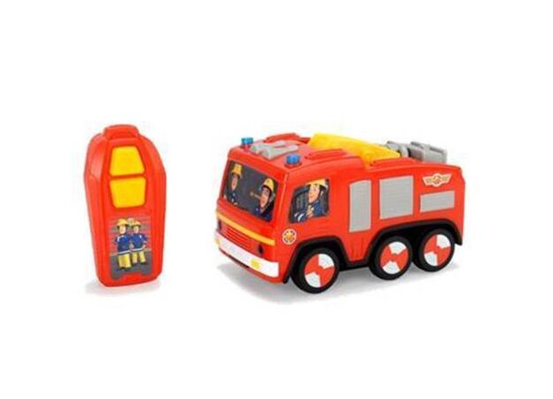 סמי הכבאי כבאית יופיטר עם שלט אינפרא אדום
